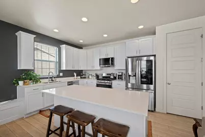 1502 E Lowe Peak Dr N, Eagle Mountain, UT 84005 - Photo 10