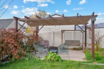 1502 E Lowe Peak Dr N, Eagle Mountain, UT 84005 - Photo 38