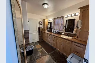 1535 E 500 S, Green River, UT 84525 - Photo 8