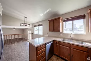3255 W 5860 S, Taylorsville, UT 84129 - Photo 4