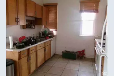 862 E Menlo  Ave Ave S, Salt Lake City, UT 84102 - Photo 4