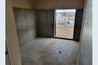 2428 W Silverpoint Way S, Bluffdale, UT 84065 - Photo 38