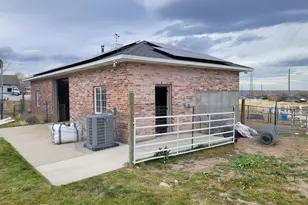 2428 W Silverpoint Way S, Bluffdale, UT 84065 - Photo 36