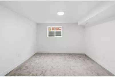 7645 S 1960 W, West Jordan, UT 84084 - Photo 14