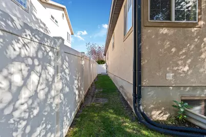 330 W Paradiso Ln, Centerville, UT 84014 - Photo 28