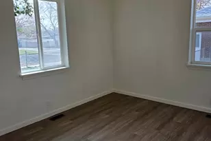 1056 W Macfarland Dr W, Salt Lake City, UT 84116 - Photo 18