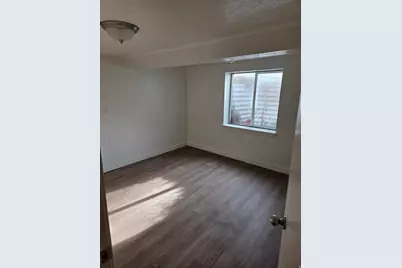 1056 W Macfarland Dr W, Salt Lake City, UT 84116 - Photo 8
