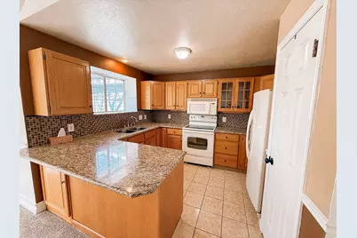8713 S Mountain Meadow Dr W, West Jordan, UT 84088 - Photo 4