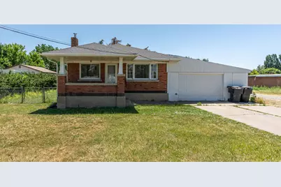 921 W 2700 S, Syracuse, UT 84075 - Photo 2