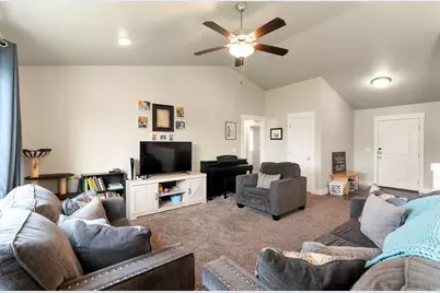 353 N 770 W, Smithfield, UT 84335 - Photo 4