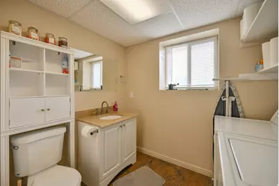 725 N Fox Run Dr E, Tooele, UT 84074 - Photo 18