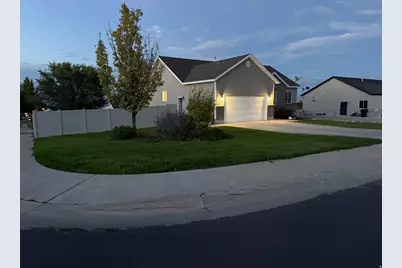 206 W 4130 S, Vernal, UT 84078 - Photo 2