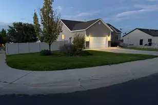 206 W 4130 S, Vernal, UT 84078 - Photo 2