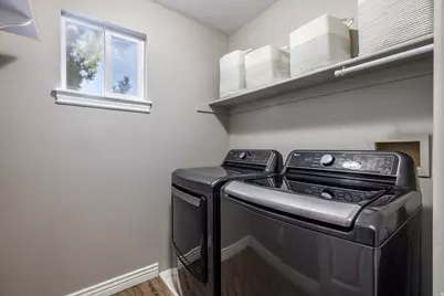 9413 S Purple Lilac Ln S, Sandy, UT 84070 - Photo 20