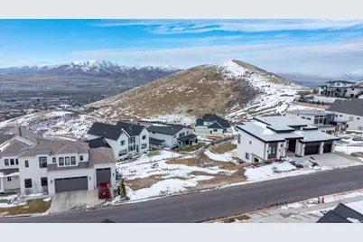 4899 N Vialetto Way #206, Lehi, UT 84043 - Photo 4