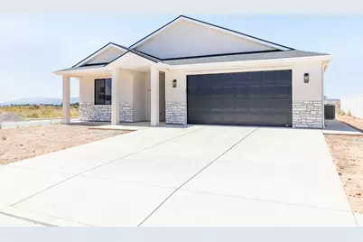 1148 N Yucca St, Cedar City, UT 84721 - Photo 2