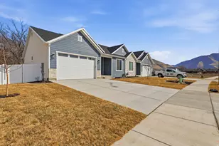 677 E 800 S St S, Springville, UT 84663 - Photo 30