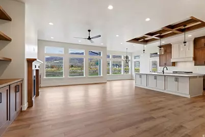 442 W Randys Ct, Farmington, UT 84025 - Photo 10