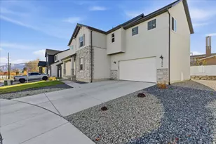 4896 S Snarr Haven Ct W, Taylorsville, UT 84129 - Photo 4
