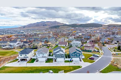 3772 E Cunninghill Dr, Eagle Mountain, UT 84005 - Photo 30