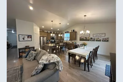 2887 S Greenhead Dr W, Saratoga Springs, UT 84045 - Photo 6