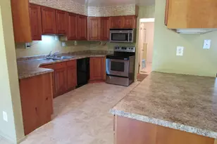 255 W 100 N, Lehi, UT 84043 - Photo 4