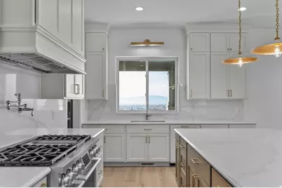 204 S Troy St, Mapleton, UT 84664 - Photo 12