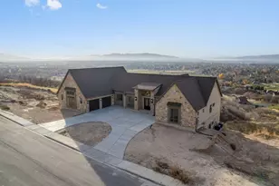 204 S Troy St, Mapleton, UT 84664 - Photo 2