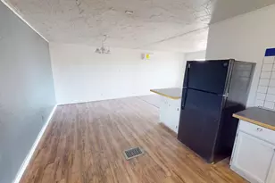 715 E Liberty Bell Ct, Big Water, UT 84741 - Photo 6