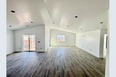 272 N 400 W, Preston, ID 83263 - Photo 2