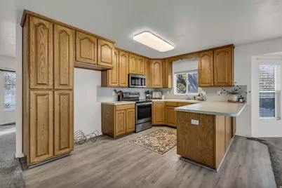 1445 N 2925 W, Layton, UT 84041 - Photo 8