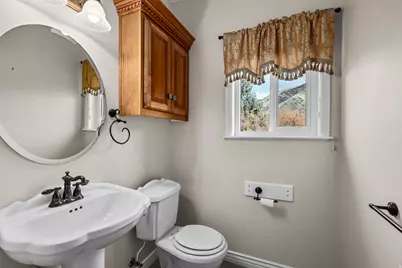 125 S Buckingham Dr, Providence, UT 84332 - Photo 28