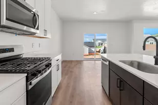 573 S Foundation Trl, Cedar City, UT 84720 - Photo 6