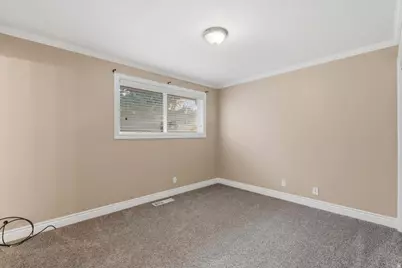 1096 N 300 W, Layton, UT 84041 - Photo 20