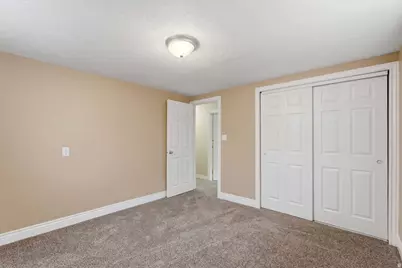 1096 N 300 W, Layton, UT 84041 - Photo 30