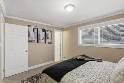 1096 N 300 W, Layton, UT 84041 - Photo 14