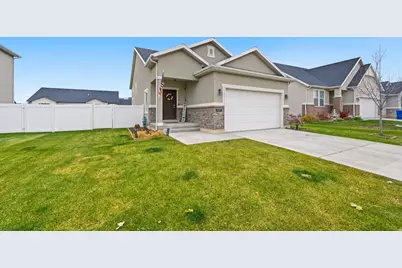 6559 N Fiona St, Eagle Mountain, UT 84005 - Photo 2