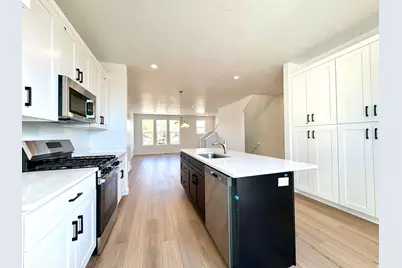 1658 N 1600 W, Layton, UT 84041 - Photo 2