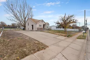844 N 1000 W, Clinton, UT 84015 - Photo 4