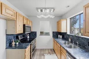 2573 Jordan Meadows Ln, West Jordan, UT 84084 - Photo 8