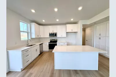 718 W Blue Magic Ln S #201, Midvale, UT 84047 - Photo 4