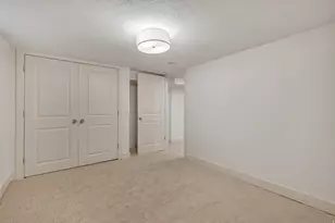 2590 E 2100 S, Salt Lake City, UT 84109 - Photo 24