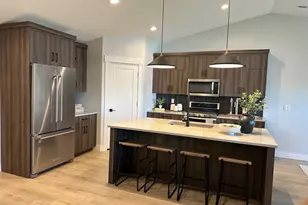 2574 S 2430 W, Syracuse, UT 84075 - Photo 2