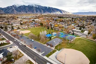 386 E Pioneer Ave S, Sandy, UT 84070 - Photo 32