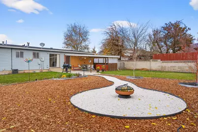 386 E Pioneer Ave S, Sandy, UT 84070 - Photo 24