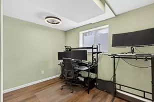 386 E Pioneer Ave S, Sandy, UT 84070 - Photo 20