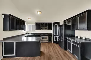 6721 S Adventure Way W, West Jordan, UT 84081 - Photo 8