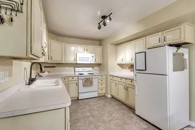 8096 N Ridge Loop E #D6, Eagle Mountain, UT 84005 - Photo 4