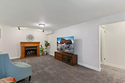 284 N 100 E, North Salt Lake, UT 84054 - Photo 10