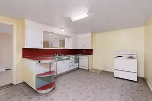 208 S 400 W, Richfield, UT 84701 - Photo 12